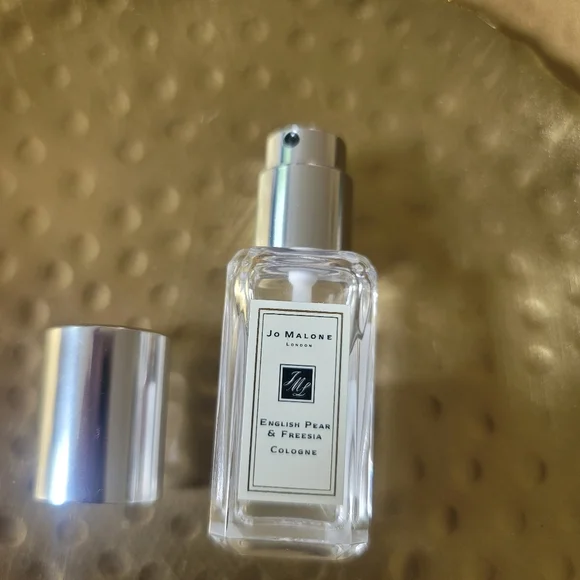 Used once Jo Malone English Pear & Freesia Cologne 9 mL - Picture 2 of 6